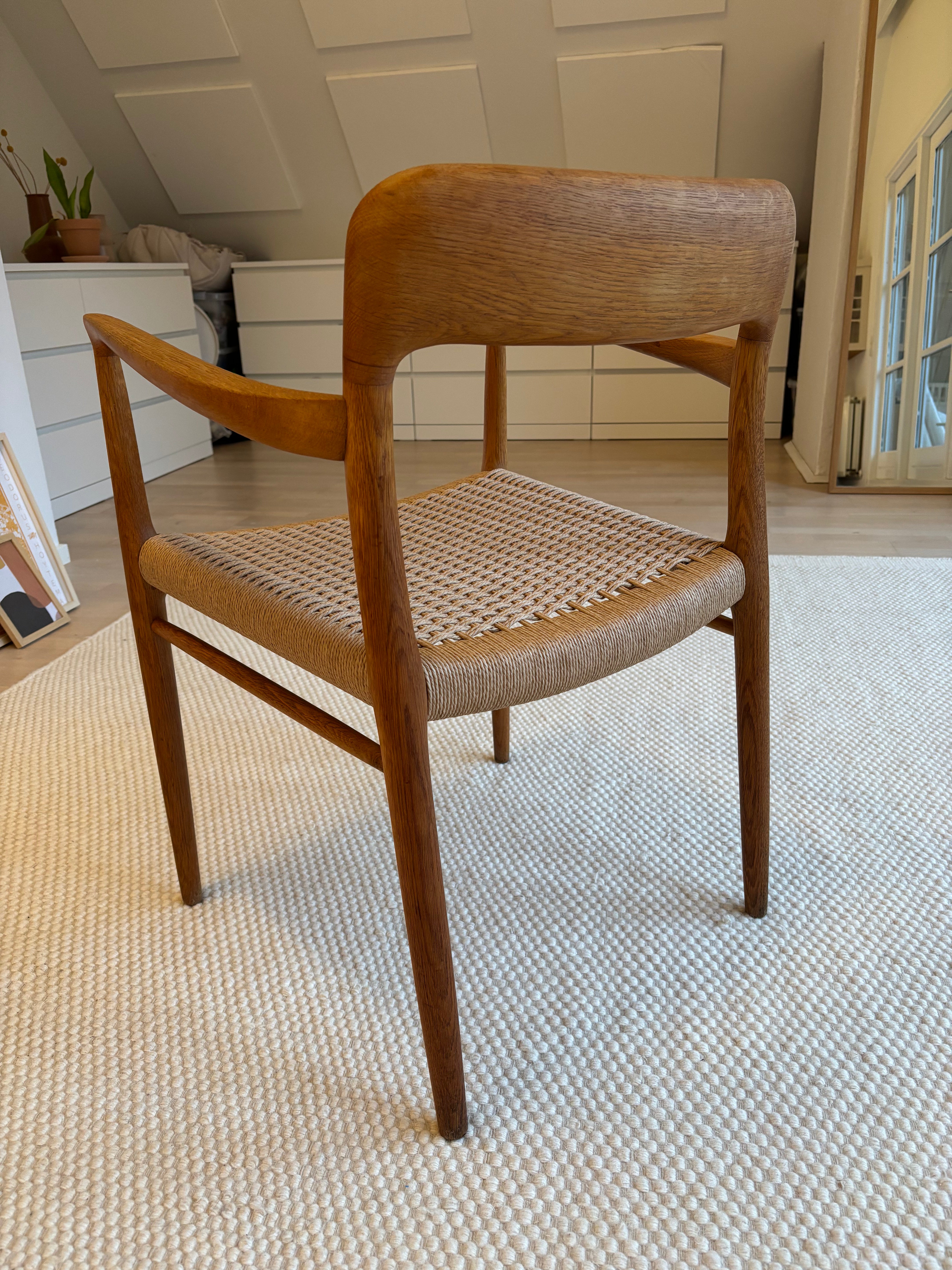 10 stk. N.O. Møller Model 56 - ny planflet & renoveret træværk (egetræ)