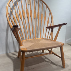 Hans J. Wegner Påfuglestol i ask og teak – restaureret klassiker fra Johannes Hansen